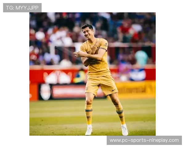 足球巨星最新动态揭晓新闻发布会亮相，聚焦赛季表现与未来计划